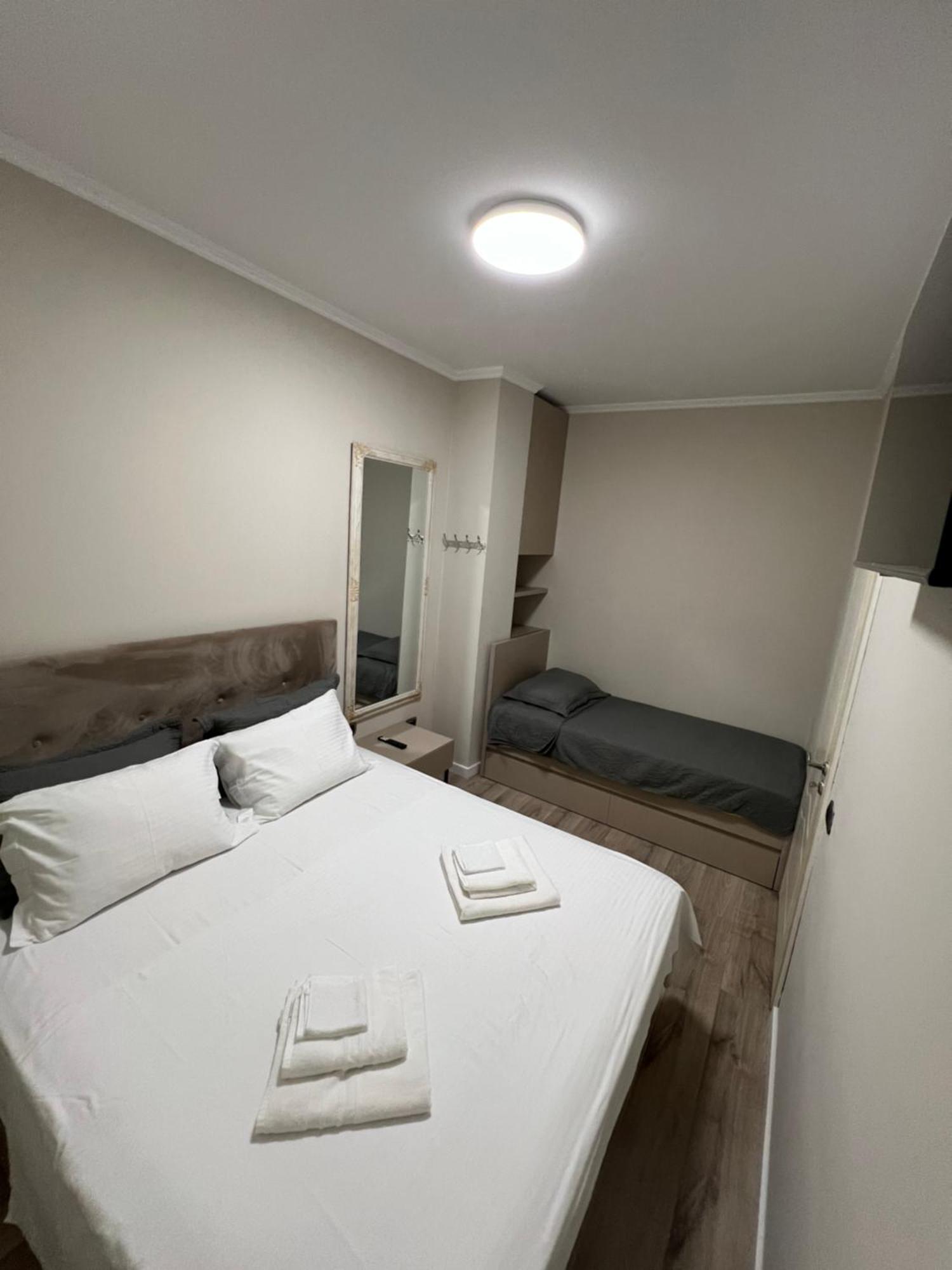 Center View Luxury Apartment Тирана Екстер'єр фото